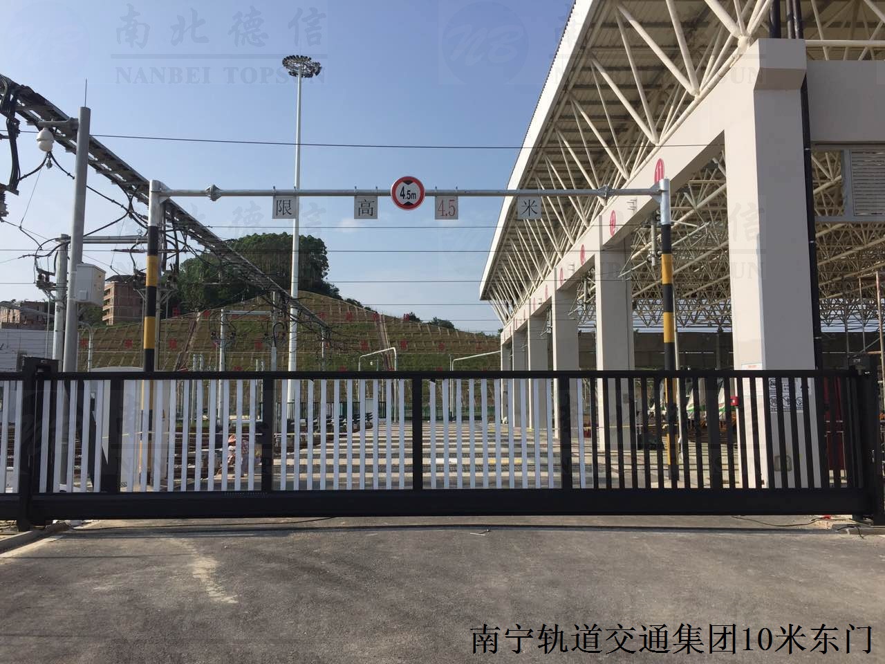 南寧軌道交通集團10米東門（1）