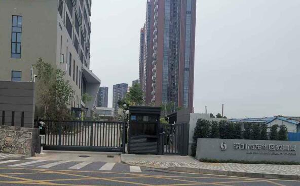 南北德信駿寶838-L-D懸浮門引入深圳龍華區教育局