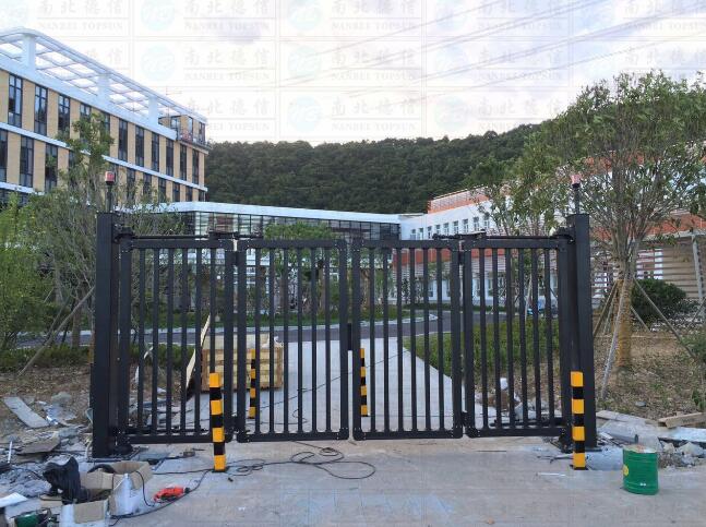 臺(tái)州二電廠采用了南北德信智能懸折門-開泰-DD4A(黑)
